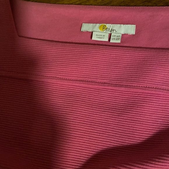 Boden dress in pretty shade of pink - Picture 3 of 3